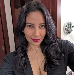 Meet your Posher, Beatriz erendira